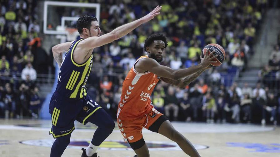 Con 19 puntos, Jean Montero lidera al Valencia sobre el Maccabi Tel Aviv