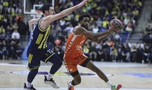 Jean Montero sobresale pero no evita rev&eacute;s del Valencia en la Euroliga