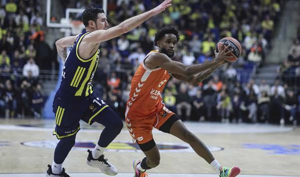 Jean Montero sobresale pero no evita rev&eacute;s del Valencia en la Euroliga