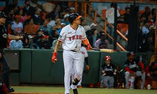 Los Toros defienden con u&ntilde;as y dientes el segundo lugar ante el Escogido