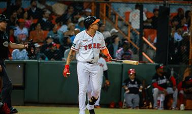 Los Toros defienden con u&ntilde;as y dientes el segundo lugar ante el Escogido