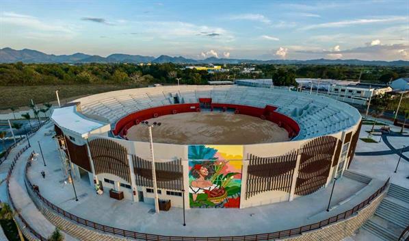 El Gobierno inaugura plaza de toros y multiuso en El Seibo