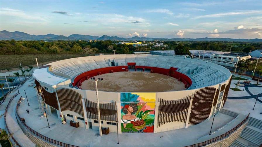 El Gobierno inaugura plaza de toros y multiuso en El Seibo