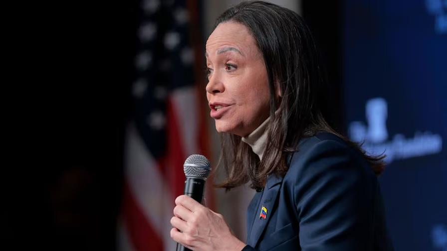 Machado dice que Venezuela ya empez&oacute; una transici&oacute;n y que Rodr&iacute;guez cumple &oacute;rdenes de EE. UU.