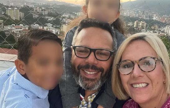 Hija de Gonz&aacute;lez Urrutia informa que pudo ver a su esposo tras 374 d&iacute;as sin saber paradero