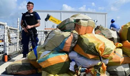 EE. UU. incauta m&aacute;s de una tonelada de coca&iacute;na y detiene a cuatro personas en el Caribe