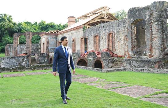 Salcedo supervisa la revitalizaci&oacute;n patrimonial del antiguo ingenio de Nigua