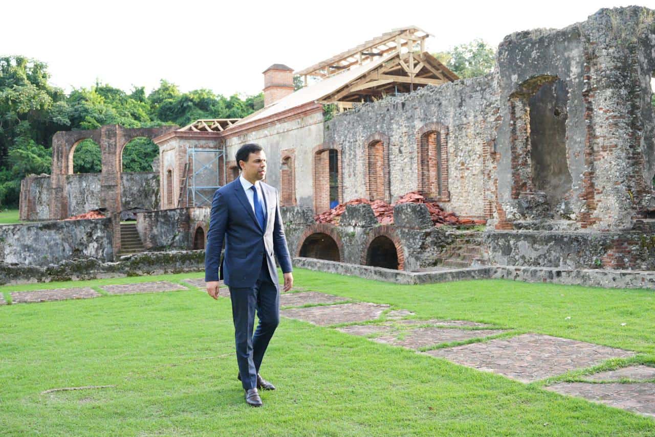 Salcedo supervisa la revitalizaci&oacute;n patrimonial del antiguo ingenio de Nigua