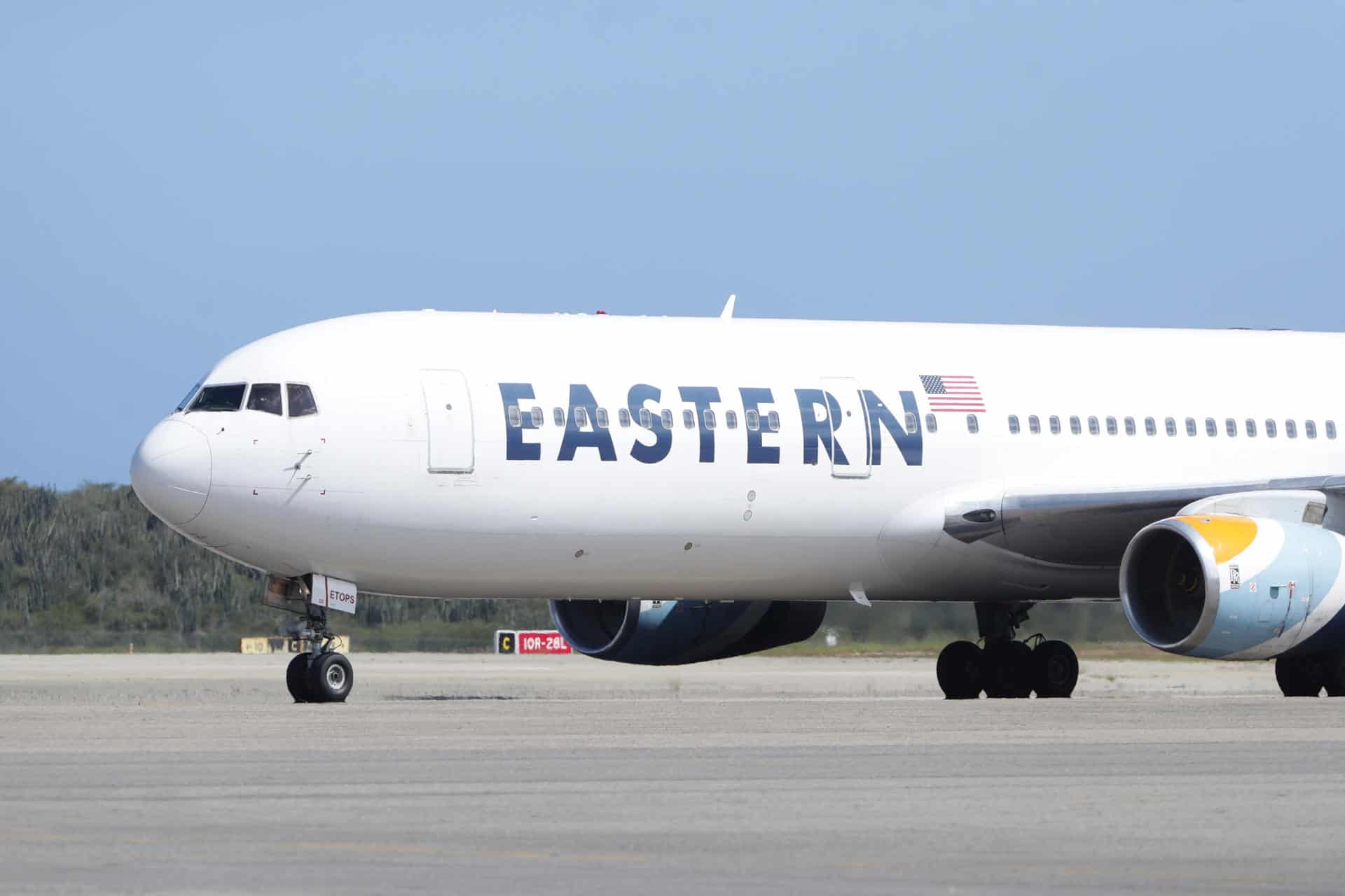 Llega a Venezuela primer vuelo con migrantes deportados desde EE. UU. tras ca&iacute;da de Maduro