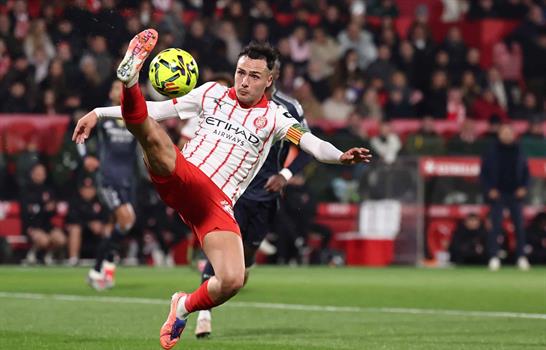 El Girona gana al Espanyol con dos penaltis de Vanat