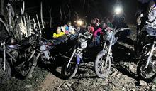 Detienen a dos dominicanos, incluido un menor de edad, por tr&aacute;fico de haitianos indocumentados