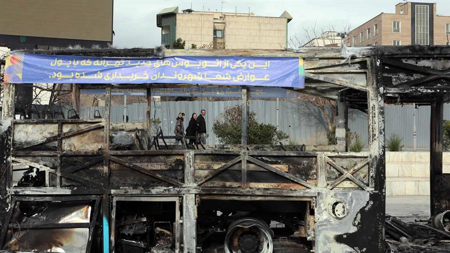 La vida sin internet en Ir&aacute;n: aislados, con negocios cerrados y millones en p&eacute;rdidas