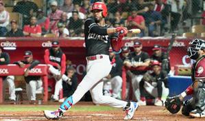 Video| Los Leones del Escogido vencen a los Gigantes y sellan su pase a la Serie Final