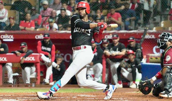 Video| Los Leones del Escogido vencen a los Gigantes y sellan su pase a la Serie Final