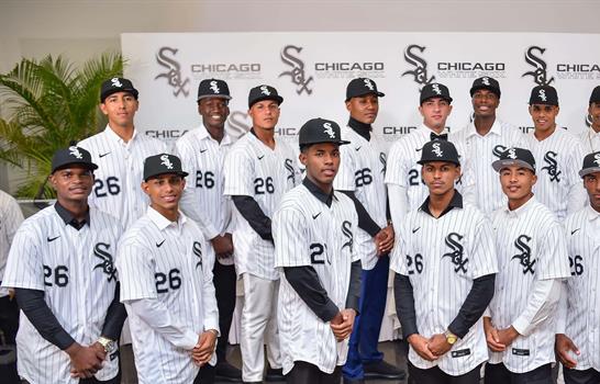 Los White Sox presentan 18 peloteros en inicio de firmas internacionales