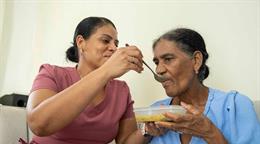 La encrucijada del oro gris: un pa&iacute;s con mucha demanda y poca oferta de cuidados