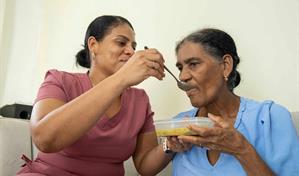 La encrucijada del oro gris: un pa&iacute;s con mucha demanda y poca oferta de cuidados