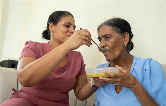 La encrucijada del oro gris: un pa&iacute;s con mucha demanda y poca oferta de cuidados