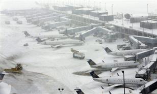 Una tormenta de nieve paraliza vuelos en aeropuertos de Nueva York y Newark
