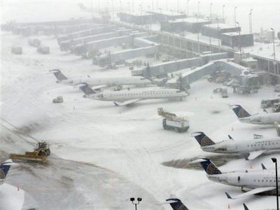 Tormenta de nieve paraliza vuelos aeropuertos Nueva York y Newark
