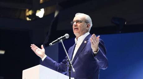 Abinader invita a seguir el canal de WhatsApp del PRM tras su verificaci&oacute;n