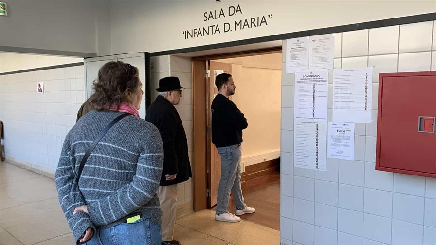 Candidatos socialista y ultraderechista ir&aacute;n a la segunda vuelta en Portugal