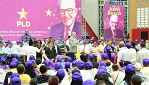 Danilo Medina cuestiona esc&aacute;ndalos en Seguros Banreservas, Banco Agr&iacute;cola y Senasa