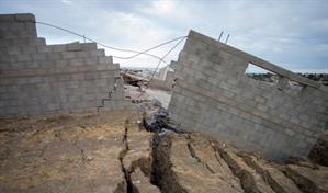 Deslizamiento de tierra destruye decenas de hogares en ciudad patag&oacute;nica de Argentina