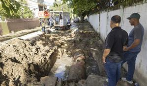 M&aacute;s de una decena de sectores del Distrito Nacional sin agua por aver&iacute;a causada por empresa privada