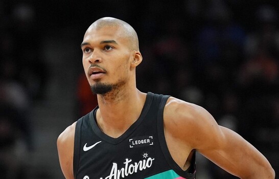 Wembanyama es autorizado a jugar con Spurs tras su conmoci&oacute;n cerebral