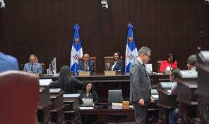 Luis Abinader devuelve a los diputados la ley que pagar&iacute;a deudas viejas a contratistas