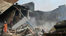 Un incendio en un centro comercial en Pakist&aacute;n deja 21 muertos