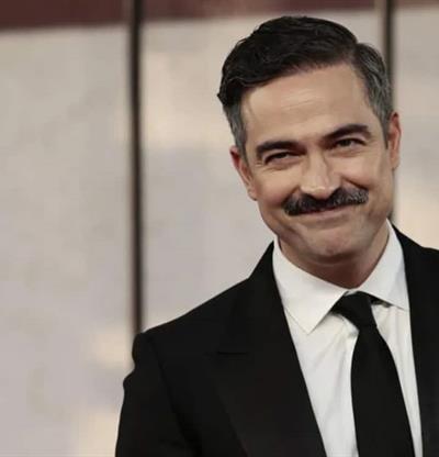 El actor mexicano Alfonso Herrera protagoniza la adaptaci&oacute;n de La casa de los esp&iacute;ritus