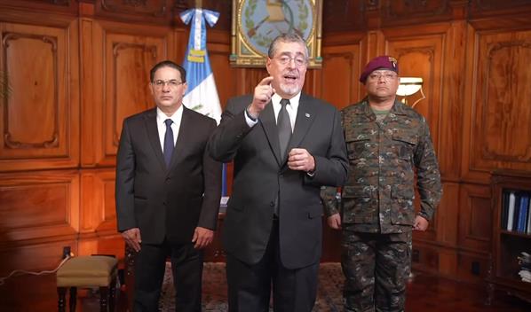 Presidente de Guatemala decreta estado de sitio tras asesinato de polic&iacute;as por pandilleros