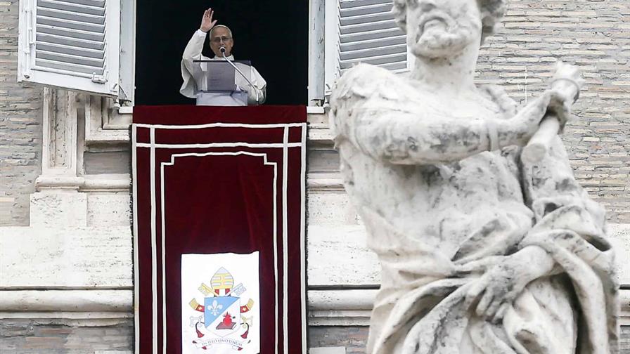 El papa, profundamente apenado por el accidente ferroviario de Espa&ntilde;a