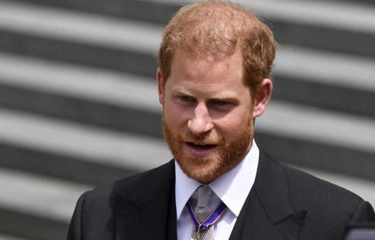 El pr&iacute;ncipe Enrique llega al juicio contra la editora del Mail por caso de escuchas ilegales