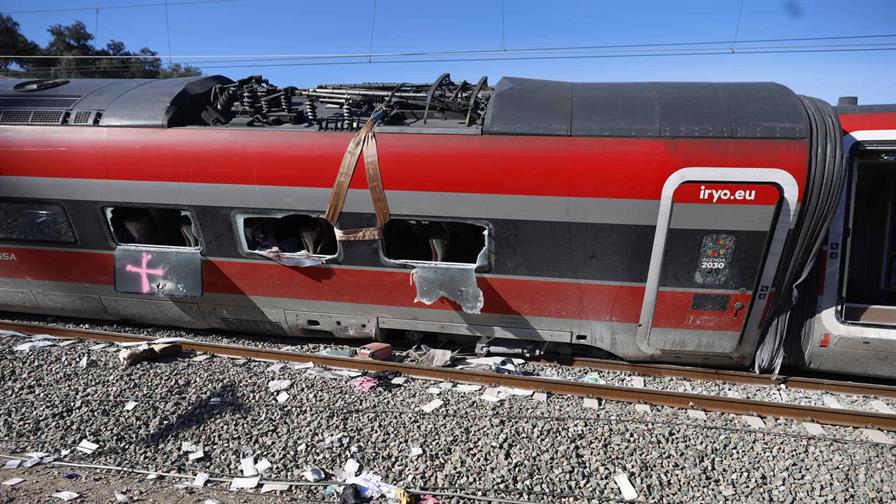 Esperan recuperar pronto tres cad&aacute;veres de uno de los trenes accidentados en Espa&ntilde;a