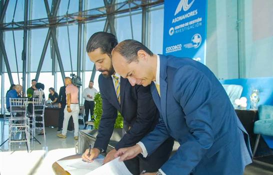 Adoturd y M&eacute;dico Express firman acuerdo estrat&eacute;gico para integrar turismo deportivo y salud en RD