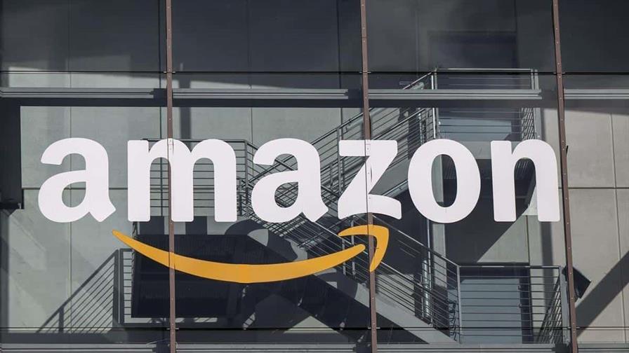 Sindicatos recopilan 650,000 firmas para exigir a Amazon que corte contratos con ICE