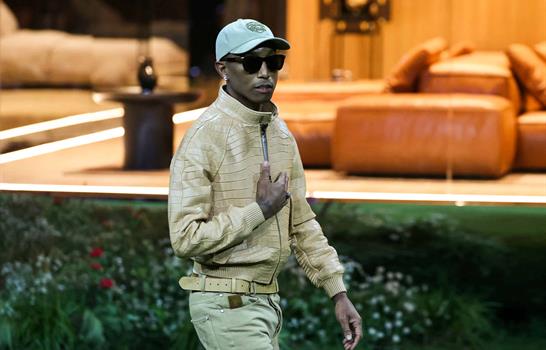 Pharrell Williams y su visi&oacute;n futurista deslumbran en el desfile de Louis Vuitton en Par&iacute;s