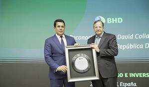 BHD reconoce labor de David Collado en favor del turismo dominicano en Fitur 2026