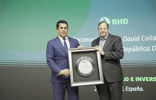 BHD reconoce labor de David Collado en favor del turismo dominicano en Fitur 2026