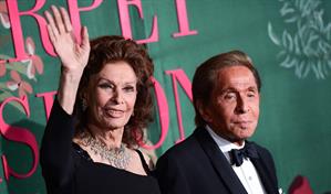 Grandes figuras expresan su &uacute;ltimo adi&oacute;s a Valentino Garavani