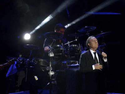 Julio Iglesias: Fiscalía archiva denuncia por agresiones sexuales