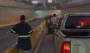 Se incendia un veh&iacute;culo en el t&uacute;nel de la 27 de Febrero y causa congesti&oacute;n en el tr&aacute;fico