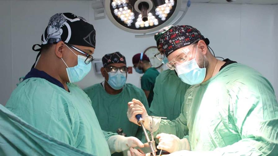 Hospital Ney Arias Lora realiza jornada quir&uacute;rgica de reemplazo de cadera y rodilla