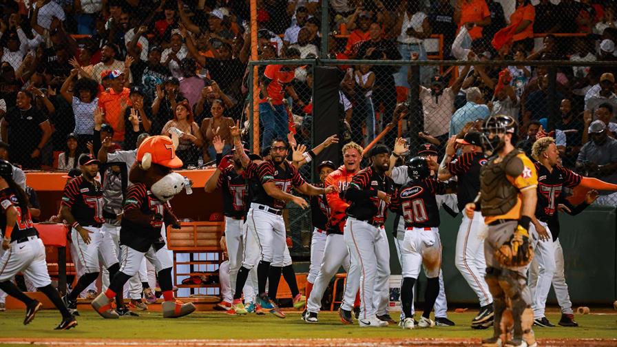 Los Toros ganar&aacute;n la serie final en seis juegos al le&oacute;n