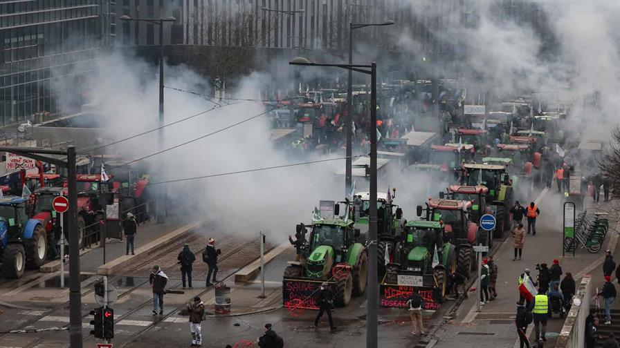 Miles de agricultores europeos se manifiestan contra el acuerdo UE-Mercosur