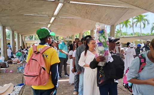 Fervor y multitudinaria peregrinaci&oacute;n marcan la antesala del D&iacute;a de la Altagracia en Hig&uuml;ey
