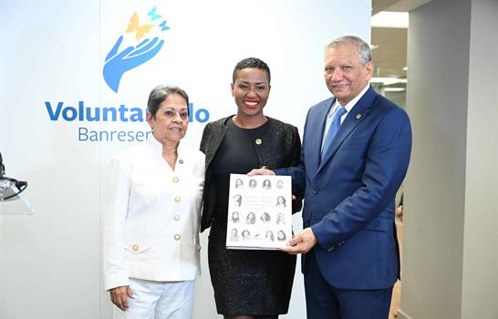 El Voluntariado Banreservas pone en circulaci&oacute;n en Madrid el libro "Historias de vida"